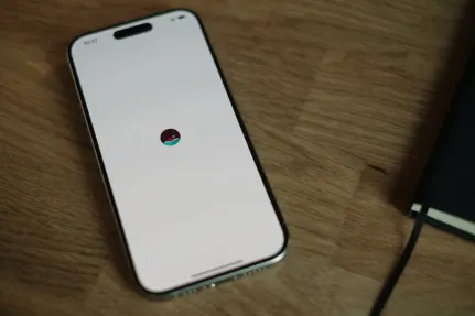 Wallacebet Casaíne Aip Soghluaiste